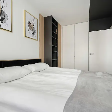 Bright Dluga In With Air Conditioning By Renters * Wroclaw