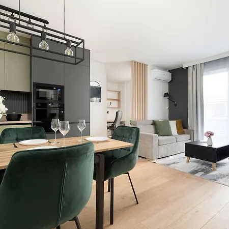 Bright Dluga In With Air Conditioning By Renters * Wroclaw