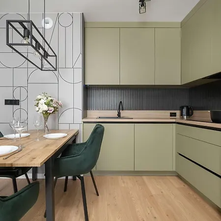 Bright Dluga In With Air Conditioning By Renters *