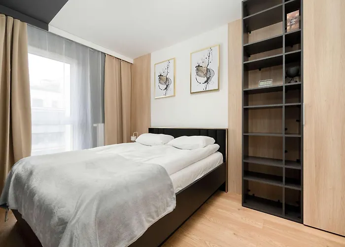 Bright Dluga In With Air Conditioning By Renters