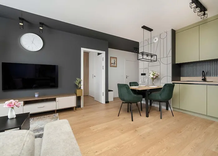 Bright Dluga In With Air Conditioning By Renters Apartment *