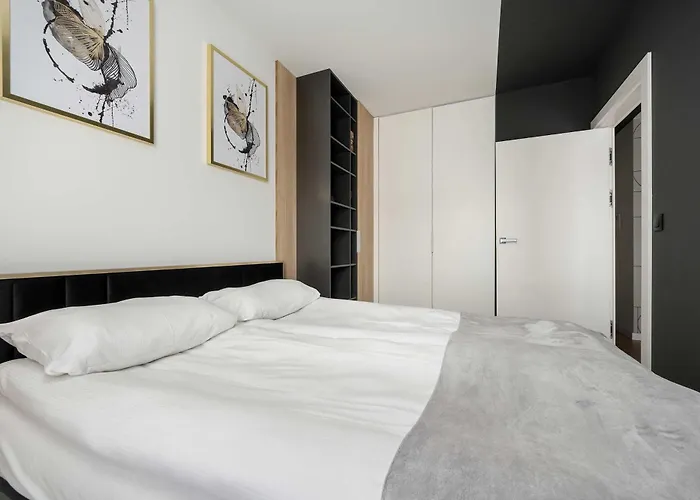 Bright Dluga In With Air Conditioning By Renters * Wroclaw