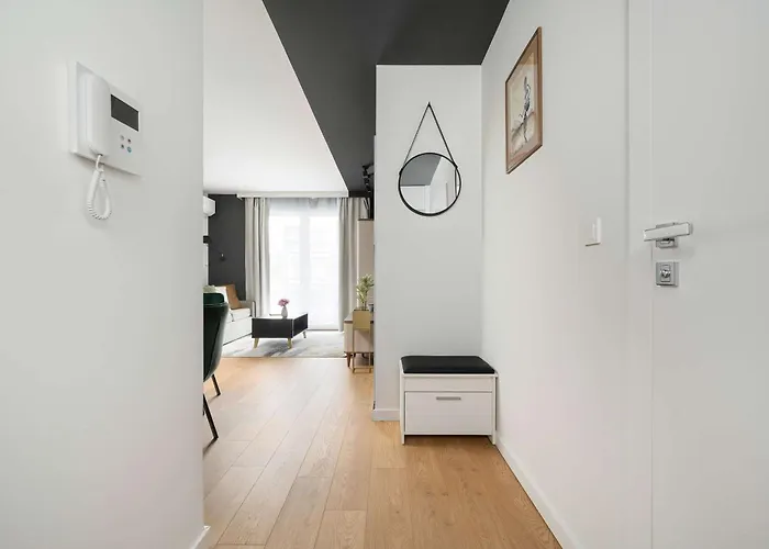 Bright Dluga In With Air Conditioning By Renters * Wroclaw